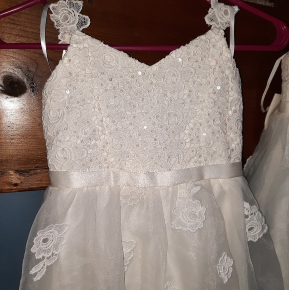 David's Bridal Flower Girl Dresses Sizes 12, 6, 3 - Picture 5 of 5